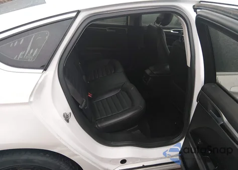 2014 Ford Fusion Se z USA, uszkodzony, nr VIN 3FA6P0H9XER382334